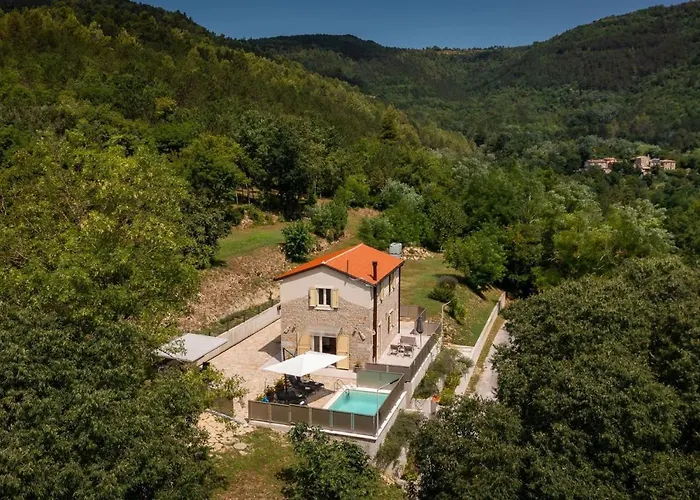 Rustic Villa Casa Mavretici With Pool In Motovun
