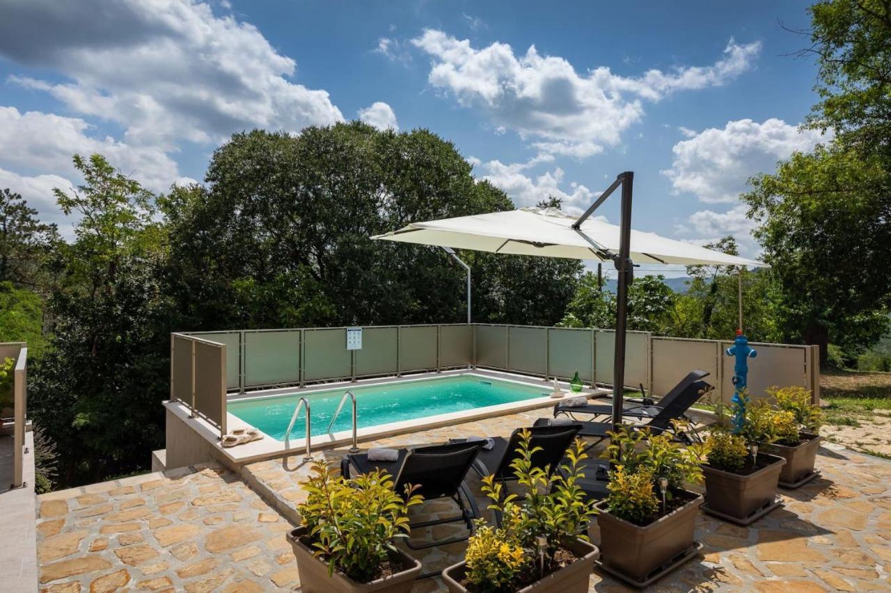Rustic Casa Mavretici With Pool In Motovun Villa