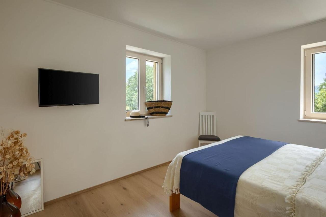 Rustic Casa Mavretici With Pool In Motovun Livade