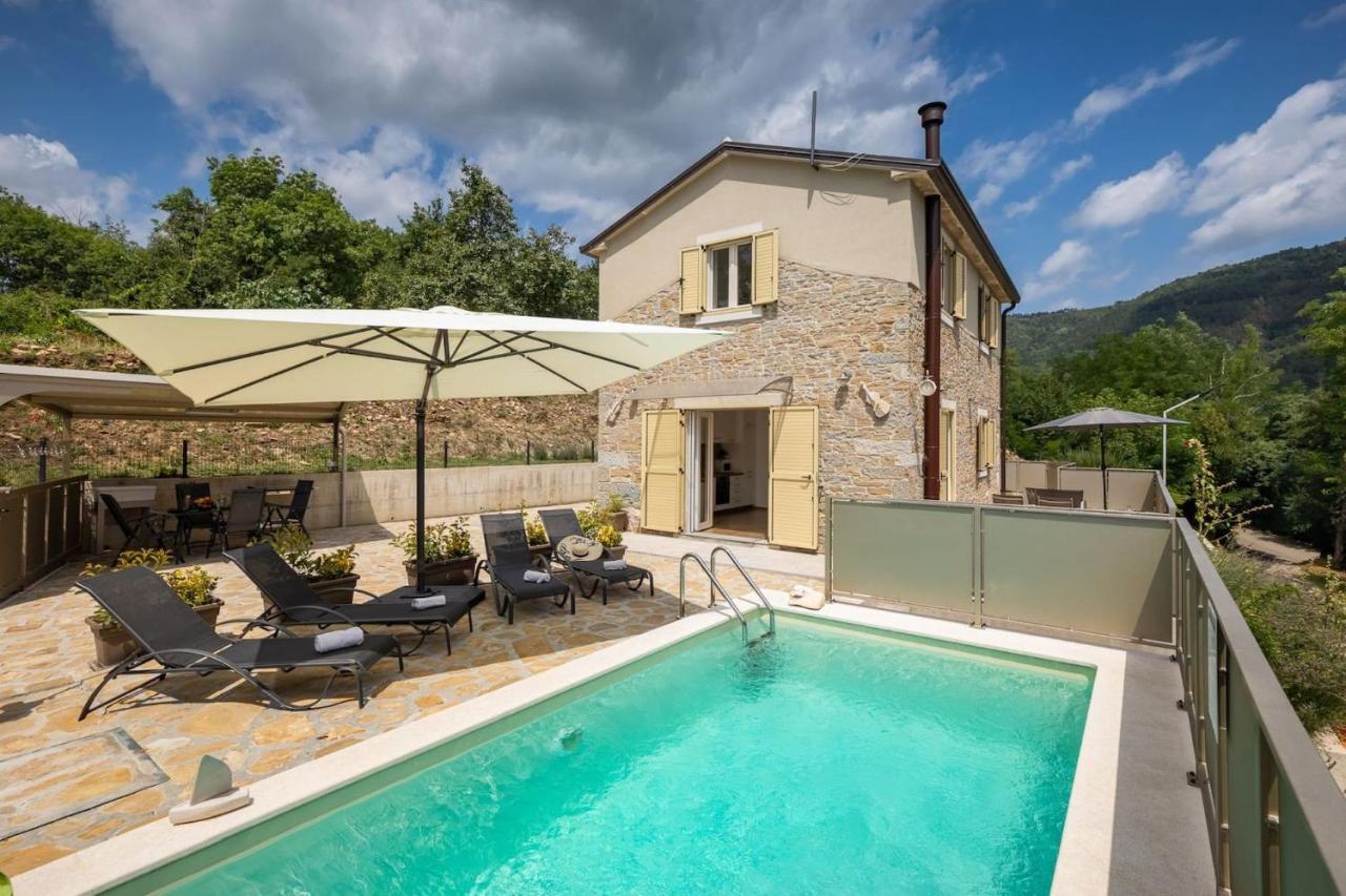 Rustic Casa Mavretici With Pool In Motovun *