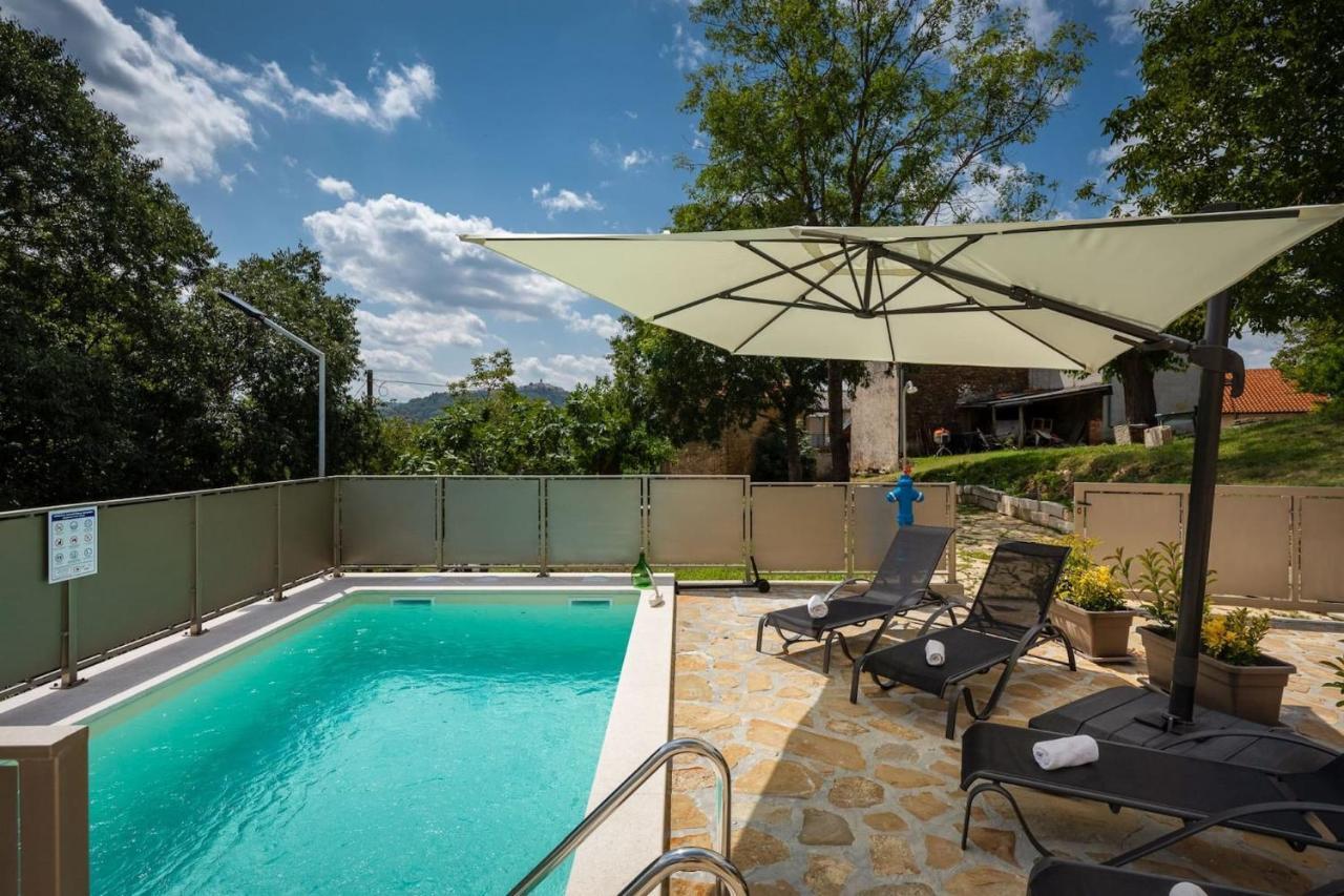 Villa Rustic Casa Mavretici With Pool In Motovun