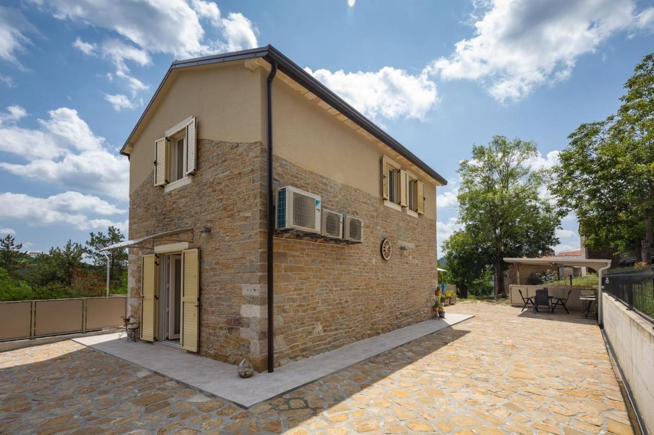 Rustic Casa Mavretici With Pool In Motovun Villa Livade