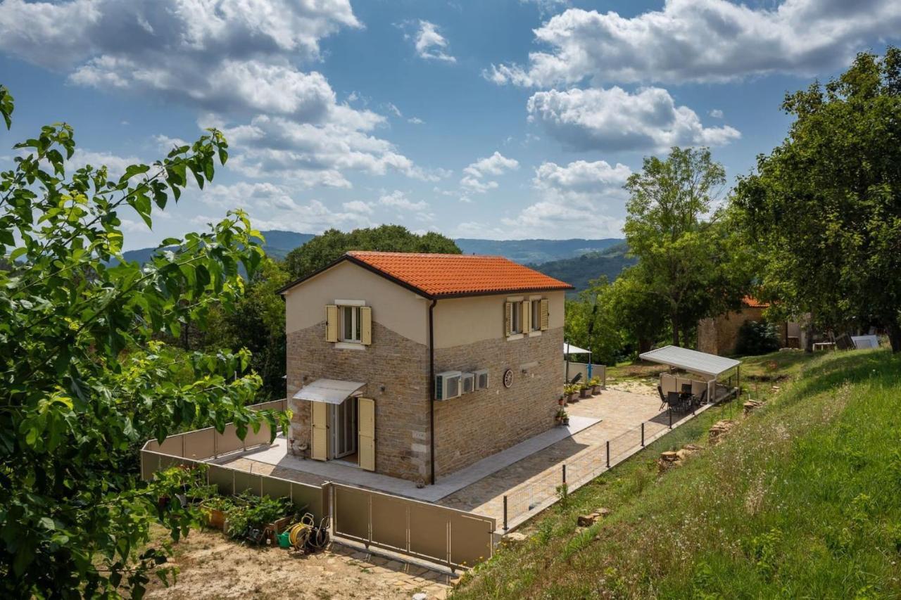 Villa Rustic Casa Mavretici With Pool In Motovun